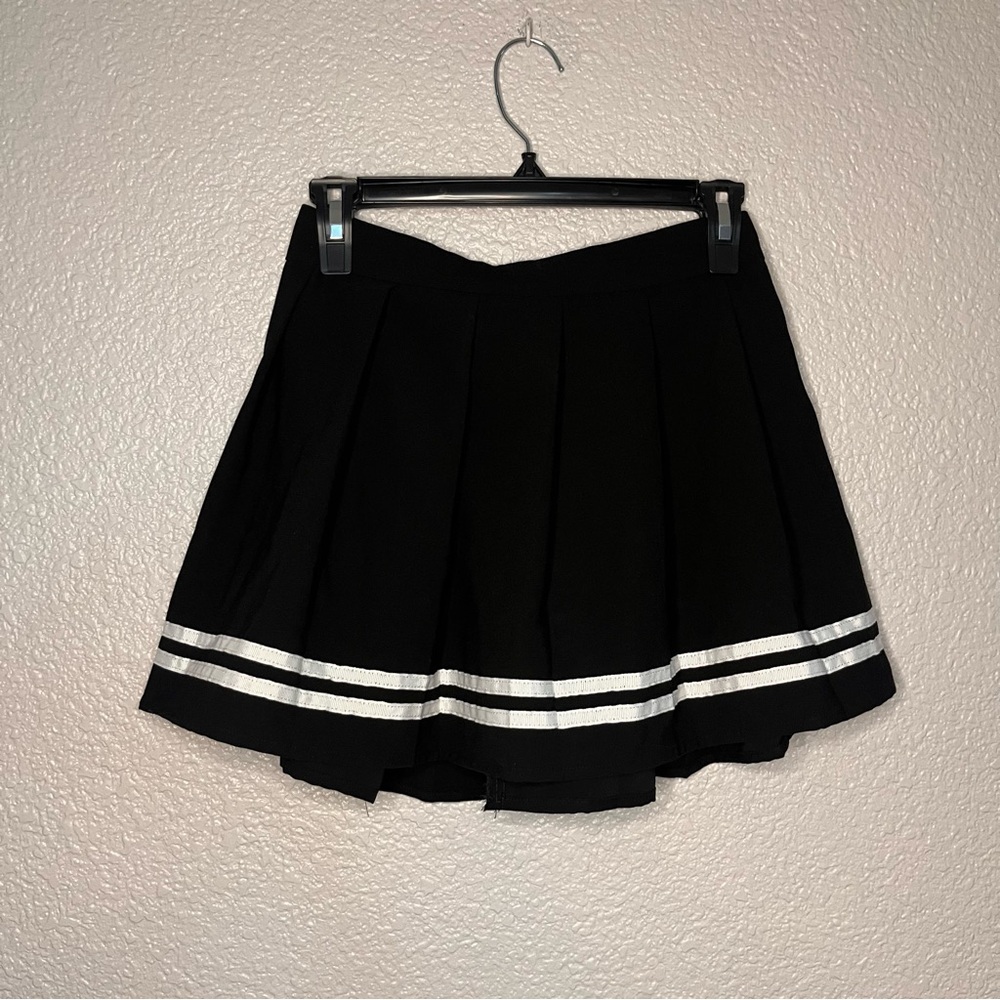 Black and White Pleated Skirt
